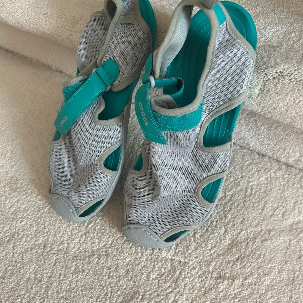 Ladies Crocs water sandals. EUC size 8.